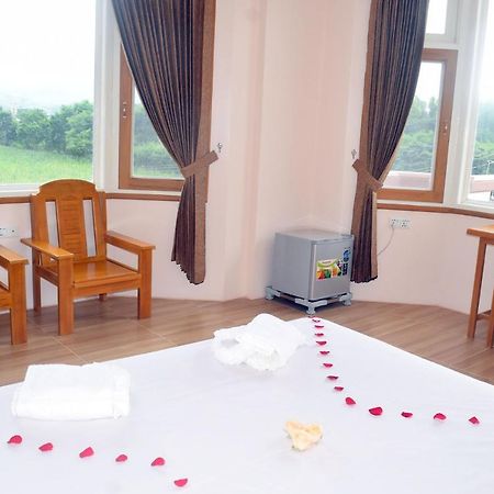 Five One Star Hotel Nyaung Shwe Eksteriør billede
